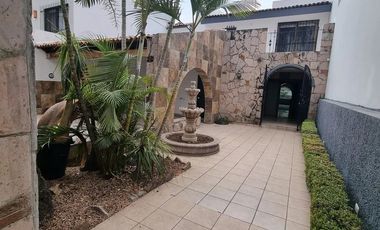 Casa en venta fraccionamiento bugambilias primera sección coto 4 recamaras 4 estacionamientos