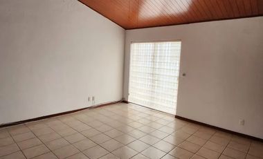 Casa en venta fraccionamiento bugambilias primera sección coto 4 recamaras 4 estacionamientos