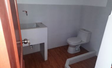 ALQUILO CASA PARA OFICINA O VIVIENDA