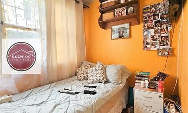 Casa dos pisos 5 dorm I. la Católica Las Condes
