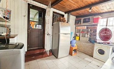 Casa dos pisos 5 dorm I. la Católica Las Condes