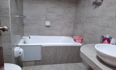 Vendo casa primer y segundo piso, con jardin en Matellini, 4 hab. 164 m2