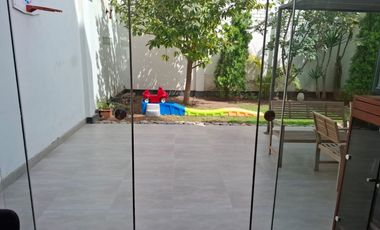 Vendo casa primer y segundo piso, con jardin en Matellini, 4 hab. 164 m2