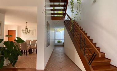 Venta de linda casa en condominio en La Encantada de Villa