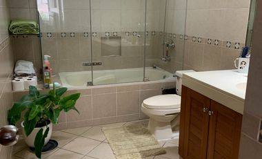 Venta de linda casa en condominio en La Encantada de Villa