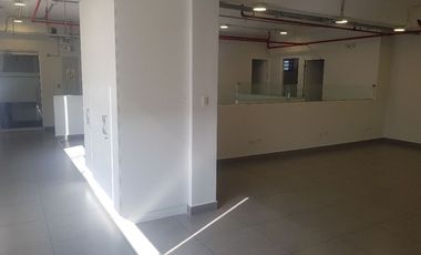 OPORTUNIDAD VENDO OFICINA URB SANTA CATALINA