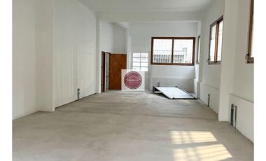 Recién Remodelado Local Comercial Providencia Metro Baquedano