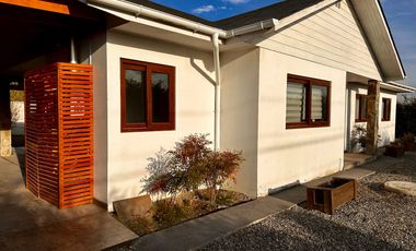 CASA EN ARRIENDO - LAS MERCEDES - REQUÍNOA