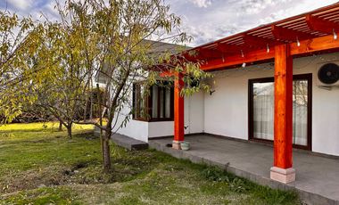 CASA EN ARRIENDO - LAS MERCEDES - REQUÍNOA