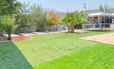 HERMOSA CASA CONDOMINIO LAS MERCEDES, MACHALÍ