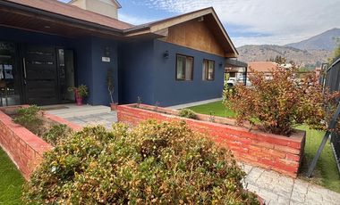 HERMOSA CASA CONDOMINIO LAS MERCEDES, MACHALÍ