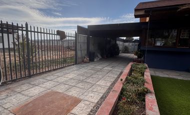 HERMOSA CASA CONDOMINIO LAS MERCEDES, MACHALÍ