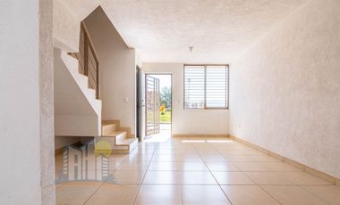 Casa en venta en Treboles Frente A Parque Hab en planta Baja y Baño completo