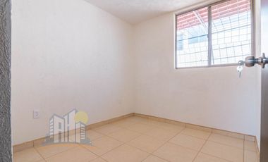 Casa en venta en Treboles Frente A Parque Hab en planta Baja y Baño completo