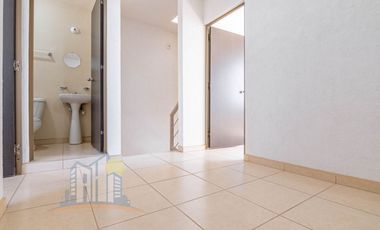 Casa en venta en Treboles Frente A Parque Hab en planta Baja y Baño completo