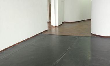 OFICINA AMPLIA EN VENTA - EXCELENTE UBICACION!!!