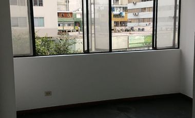 OFICINA AMPLIA EN VENTA - EXCELENTE UBICACION!!!