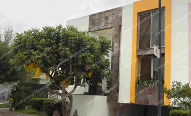 CASA EN VENTA SOLARES, Coto 5