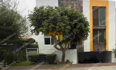 CASA EN VENTA SOLARES, Coto 5