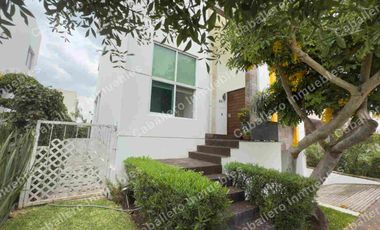 CASA EN VENTA SOLARES, Coto 5