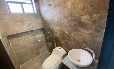Se vende casa en Urbanización Ciudad Celeste frente a Club Etapa La Costanera