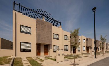 Casa de 3 Recámaras con baño y Roof a 15 minutos del Centro de Querétaro