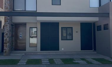 CONDOMINIO ARCO DE PIEDRA HERMOSA CASA AMPLIA