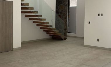 CONDOMINIO ARCO DE PIEDRA HERMOSA CASA AMPLIA