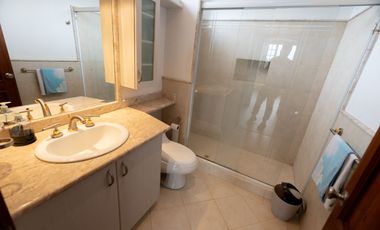 ¡Dos casas de lujo en Cumbayá! – 800 m² construidos en un terreno de 1.200 m²