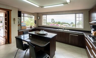 ¡Dos casas de lujo en Cumbayá! – 800 m² construidos en un terreno de 1.200 m²
