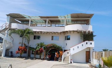 🌊 ¡VENTA DE HERMOSO HOSTAL FRENTE AL MAR EN AYANGUE! 🏨✨