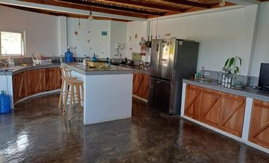 🌊 ¡VENTA DE HERMOSO HOSTAL FRENTE AL MAR EN AYANGUE! 🏨✨