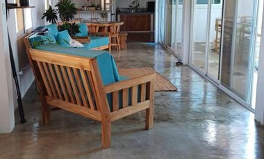 🌊 ¡VENTA DE HERMOSO HOSTAL FRENTE AL MAR EN AYANGUE! 🏨✨