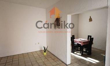 Amplia y bonita casa con gran terreno en Burócratas, Colima.