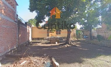 Amplia y bonita casa con gran terreno en Burócratas, Colima.