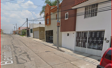 CASA EN VENTA BENITO JUÀREZ 690 LA PIEDAD CABADAS LA PIEDAD MICHOACÀN MÈXICO RECUP BANC