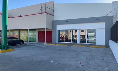 EXCELENTE LOCAL SOBRE AVE PRINCIPAL ENSEGUIDA WALDOS CON ESTACIONAMIENTO