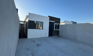 CONDESA RESIDENCIAL CASA DE RENTA NUEVA Y EQUIPADA