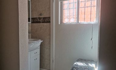 CASA EN VENTA CON ESPACIOS AMPLIOS EN FUENTES DEL SANTUARIO