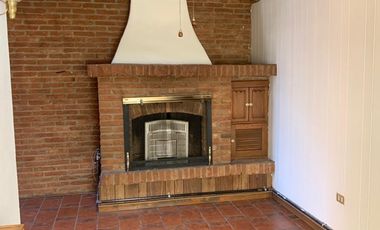 CASA EN VENTA CON ESPACIOS AMPLIOS EN FUENTES DEL SANTUARIO