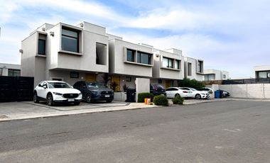 Townhouse impecable 3D y 4B en Chicureo