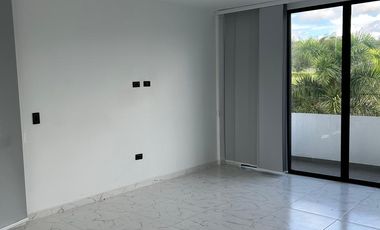 Renta Casa Campestre dos niveles en Exclusivo Condominio Cerritos