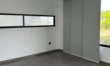 Renta Casa Campestre dos niveles en Exclusivo Condominio Cerritos