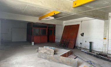 BODEGA CON OFICINAS Y BAÑOS SOBRE AVE PRINCIPAL