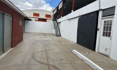BODEGA CON OFICINAS Y BAÑOS SOBRE AVE PRINCIPAL