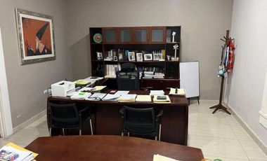 OFICINAS EJECUTIVAS EN ZONA CENTRO MODERNAS Y AMUEBLADAS CON ESTACIONAMIENTO