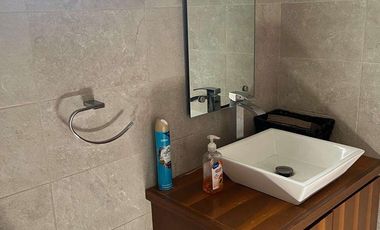 OFICINAS EJECUTIVAS EN ZONA CENTRO MODERNAS Y AMUEBLADAS CON ESTACIONAMIENTO