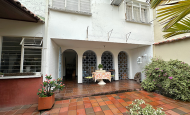 Casa en el barrio caudal