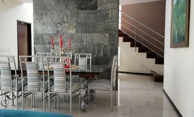 EN ALQUILER CASA CON PISCINA, CEIBOS, GUAYAQUIL.
