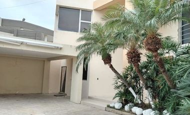 EN ALQUILER CASA CON PISCINA, CEIBOS, GUAYAQUIL.